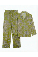 Load image into Gallery viewer, Poesie Green Pyjamas - Set of top and trousers