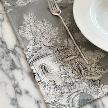 Charger l'image dans la galerie, Set de table Trianon Toile de Jouy Gris