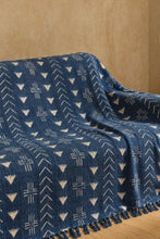 Charger l'image dans la galerie, Midnight throw hand block printed slub cotton