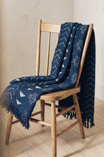 Charger l'image dans la galerie, Midnight throw hand block printed slub cotton