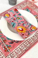 Charger l'image dans la galerie, Serviette de table blockprint Eden coton imprimé rose