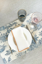 Charger l&#39;image dans la galerie, Set de table Trianon Toile de Jouy Bleu et Blanc
